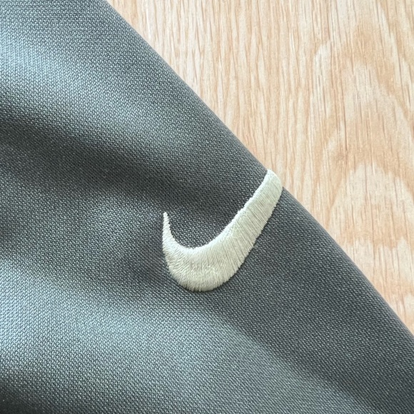 New England Patriots NFL Nike Hoodie - Picture 4 of 10